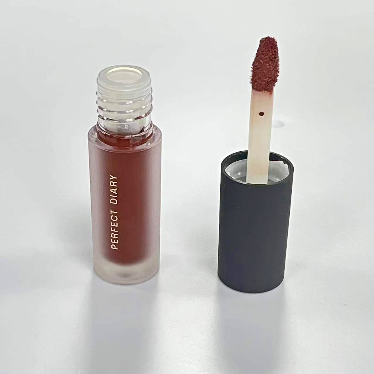 Mini lip gloss in case