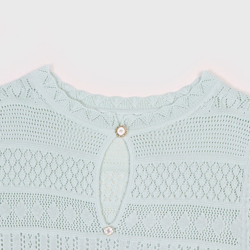 Elegant knit dress with round neckline, short sleeves and drawstrings, mid-length, high quality