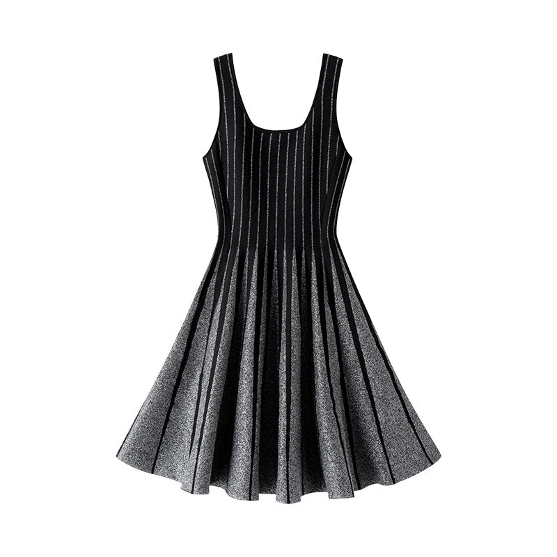 Short sleeveless dress with French elegance, square neckline, defined waist, and high-quality Jacquard knit fabric