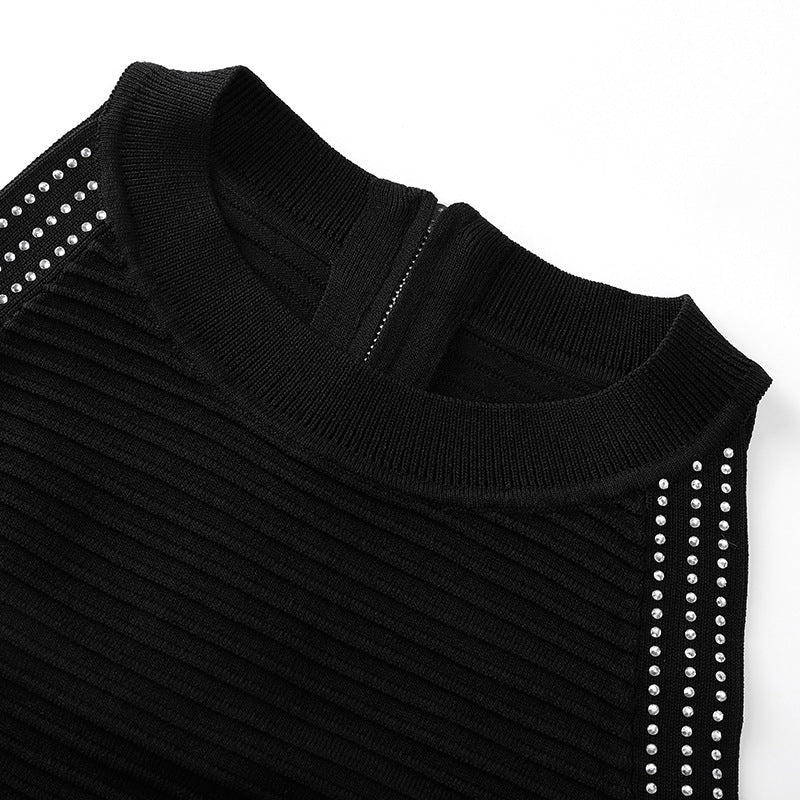 Elegant short-sleeved dress with round neckline and studded embroidery, high quality