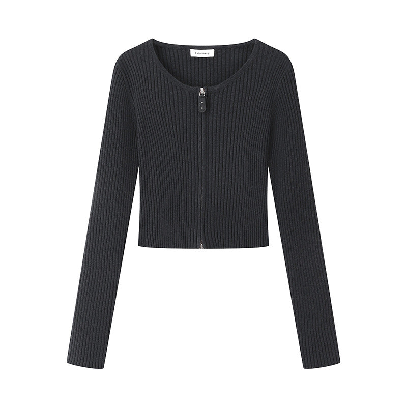 Elegant and sophisticated jacket with round collar, long sleeves, double zipper, and high-quality cotton knit fabric