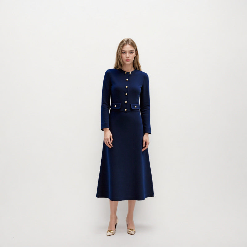 Elegant royal-colored dress with round neckline, long sleeves, A-line cut, mid-length, made from high-quality knit fabric