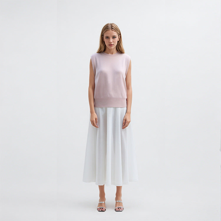Elegant sleeveless pullover with round neckline, made from high-quality wool and linen knit fabric