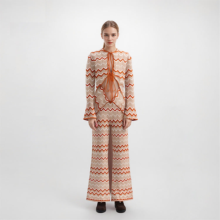 Stylish knit set with high-quality contrasting stripes