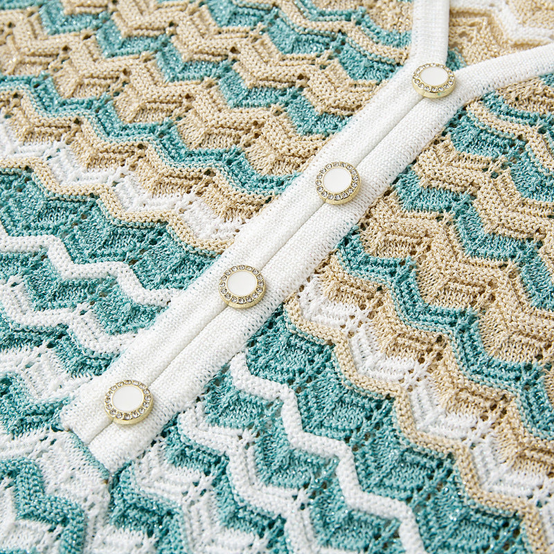 Elegant striped knit midi dress with V-neckline and long sleeves, high quality