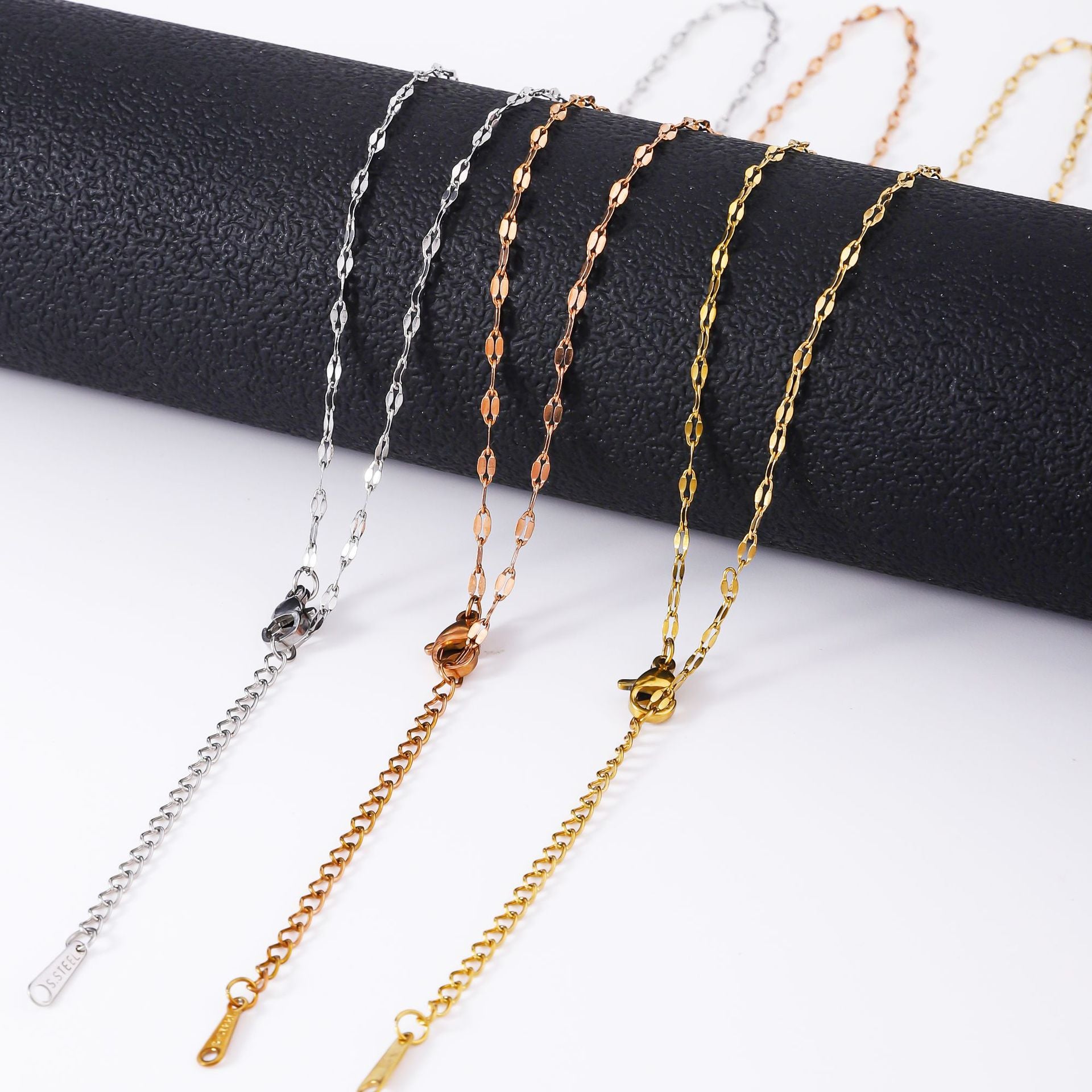 Stainless steel lip chain, snowflake chain, collarbone chain, floral chain, and long tail chain, women's titanium steel lip necklace