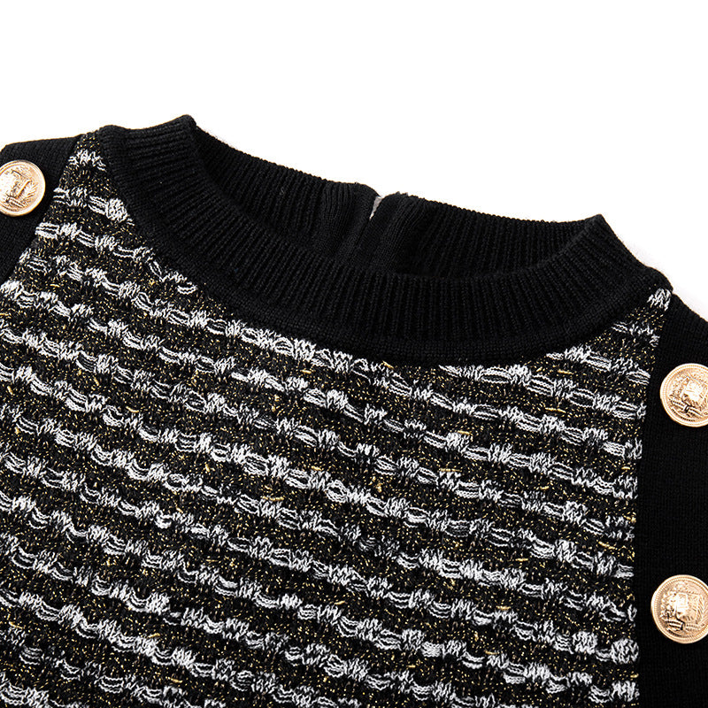 Elegant sleeveless knit dress with fringes and a round neckline in French fashion style