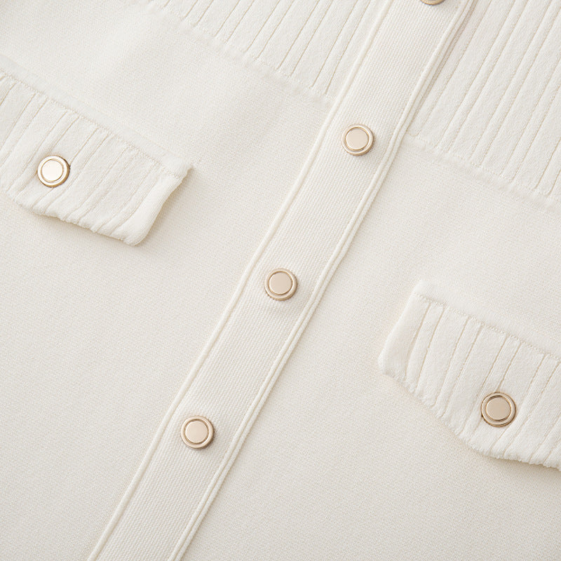 Fitted knit dress with French elegance, sleeveless, with round neckline and simple buttons, high quality