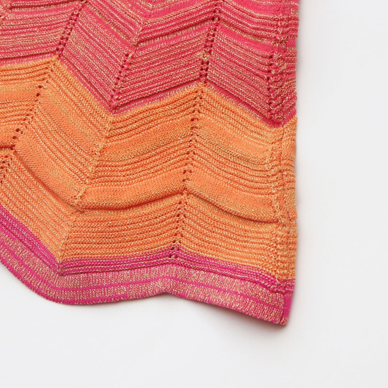 Elegant sleeveless knit dress with wavy stripes, mid-length and fishtail, high quality