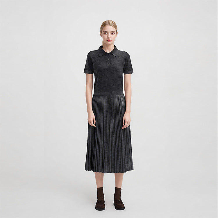 Stylish set of short-sleeved polo shirt with high collar and high-quality high-waisted elastic pleated skirt