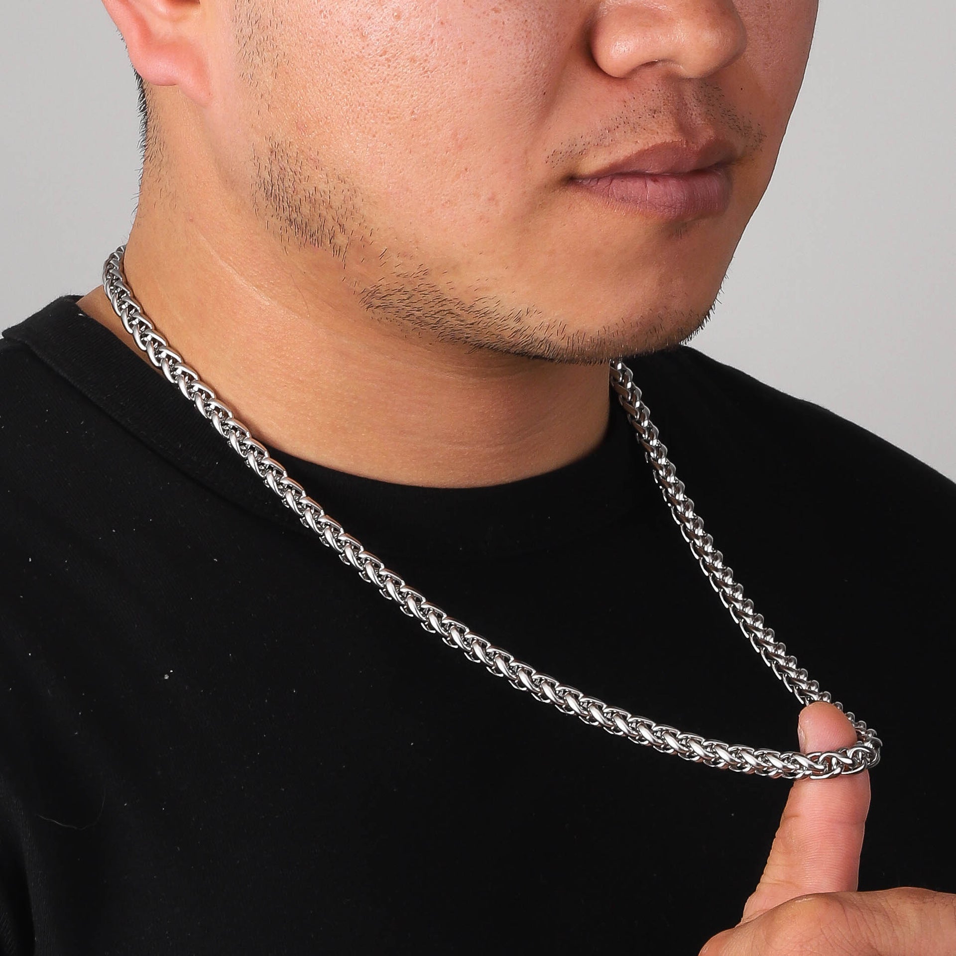 Stainless steel necklace, keel chain necklace, cross-border men's sweater chain chain, women's versatile flower basket chain, titanium steel bracelet