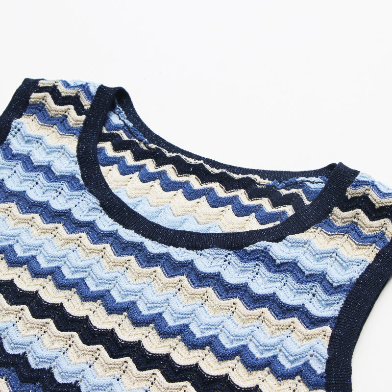 Elegant French knit set with round neckline, sleeveless, and high-quality wavy stripes
