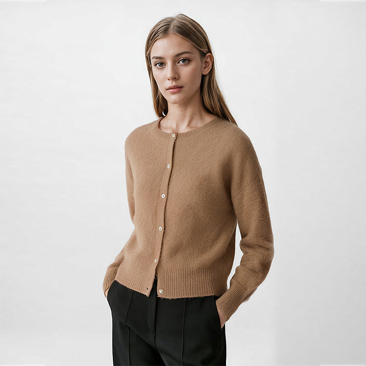 Elegant cardigan with round neckline, long sleeves, simple buttons, wool and cashmere knit