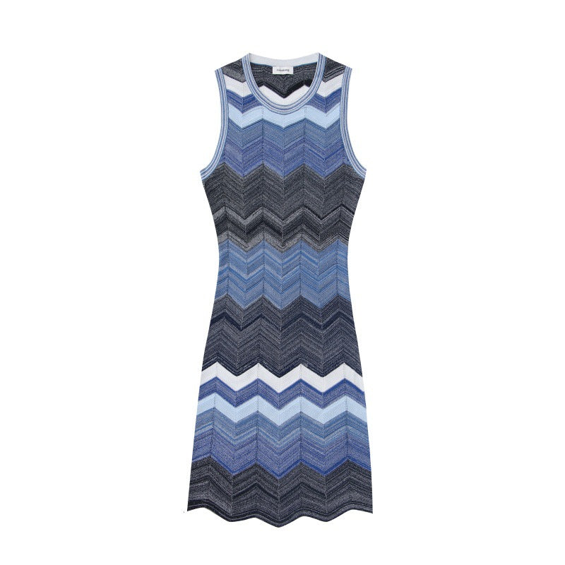 Elegant blue sleeveless dress with round neckline and medium-length wavy stripes in high-quality knit fabric