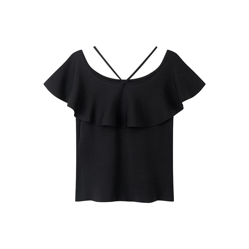 High-quality knit blouse with halter neckline and ruffles