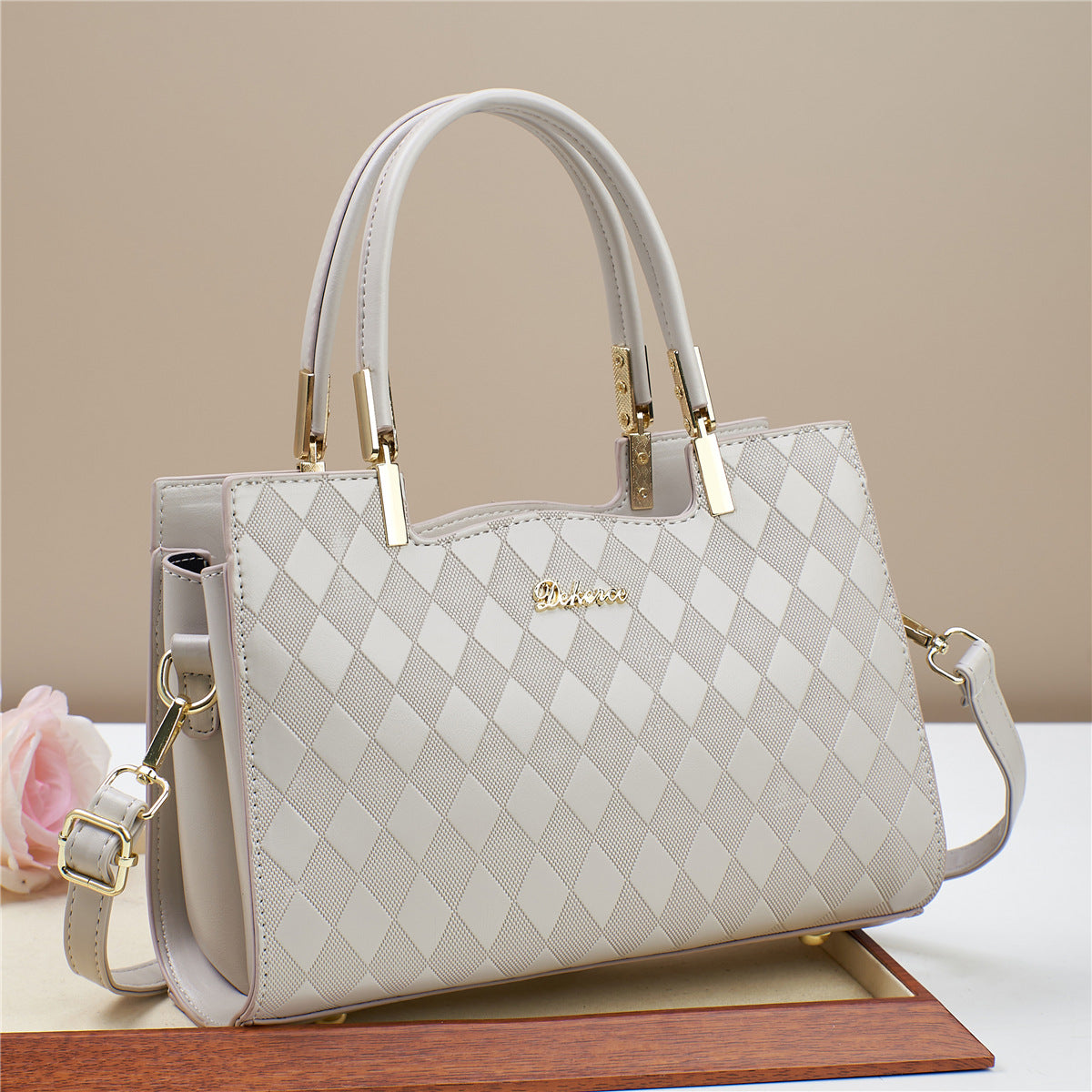 2024 New Texture Commuter Shopping Date Tote Handbag Fashion Diamond Grid Embossed Western Style Single Shoulder Women's Bag