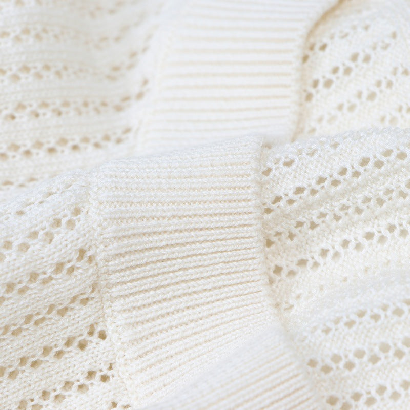 Stylish sweater with round neckline, short sleeves made from high-quality Tencel cotton