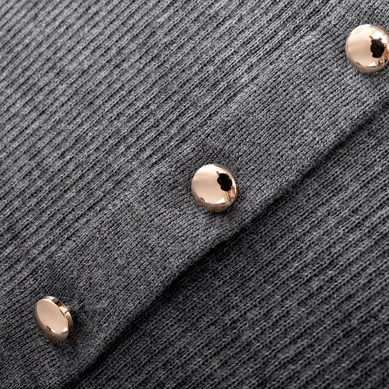 Stylish round-neck sweater with long sleeves and buttons, made from high-quality wool