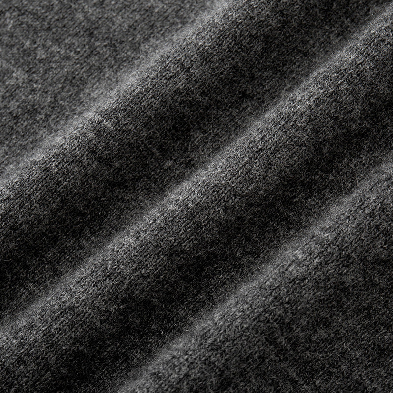 Fitted gray knit midi skirt, high elastic waistband, made from a blend of high-quality wool and cashmere