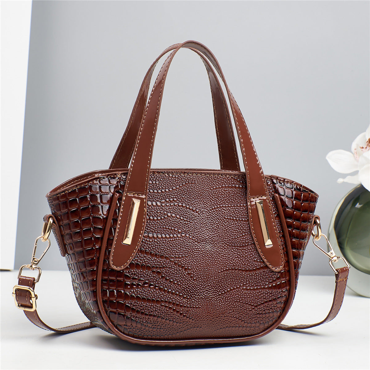 Cross border trendy vegetable basket big bag 2025 new texture shiny leather embossed large capacity single shoulder stylish handbag