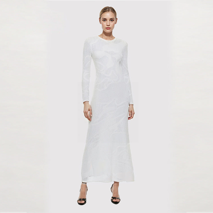 Elegant long knit dress with round neckline and long sleeves, high quality