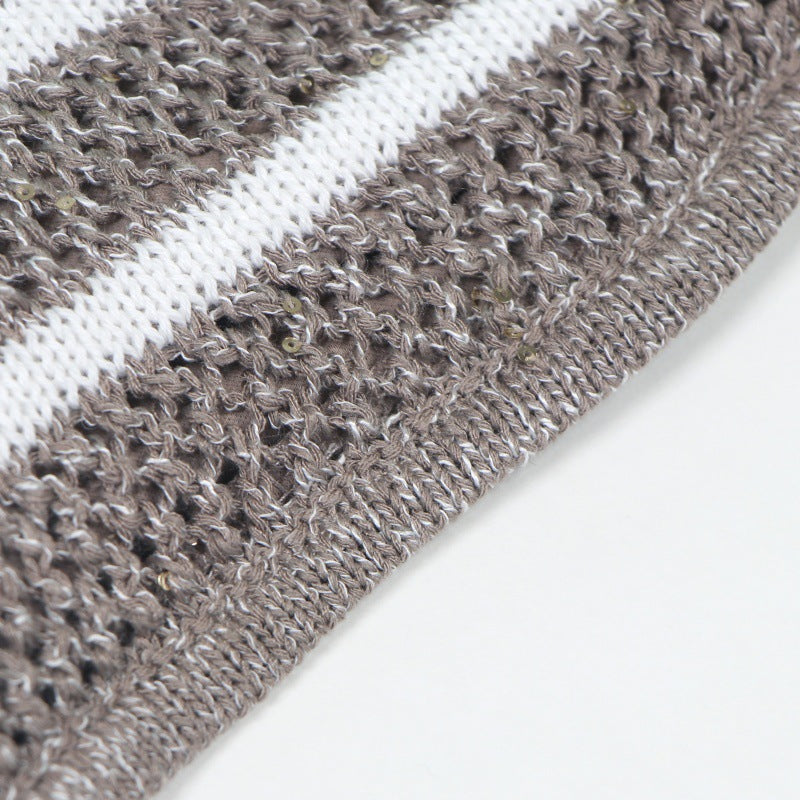 High-quality pullover with round neck, long sleeves, stripes, and drawstring