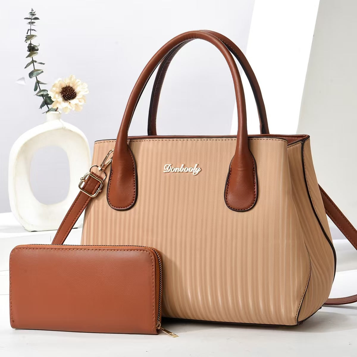2025 new trendy and stylish large capacity contrasting color middle-aged mother bag, light luxury single shoulder crossbody mother bag, one piece hair replacement
