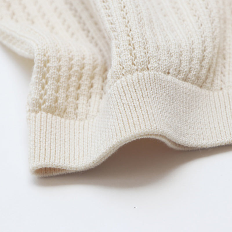 Elegant and sophisticated short-sleeved shirt with polo collar, made from high-quality Tencel