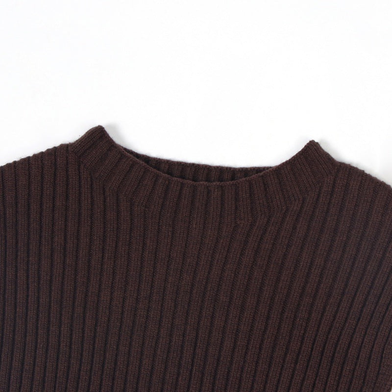 Elegant sleeveless ribbed cashmere wool dress with round neckline in high-quality coffee brown