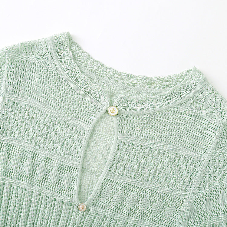 Elegant dress with round neckline, short sleeves, drawstrings, ribbing, and slim fit, made from high-quality long knit fabric