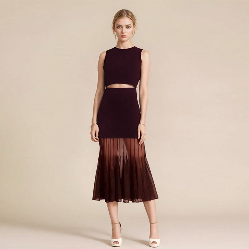 Stylish and modern casual set with a sleeveless, round-neck top and a knitted skirt with drawstrings