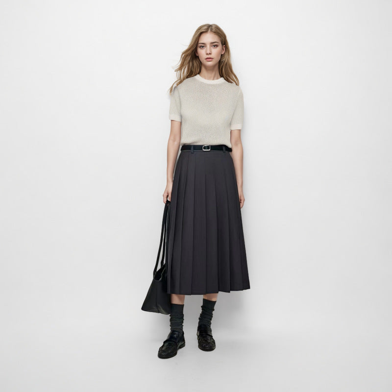 Stylish sweater with round neckline, short sleeves made from high-quality Tencel cotton