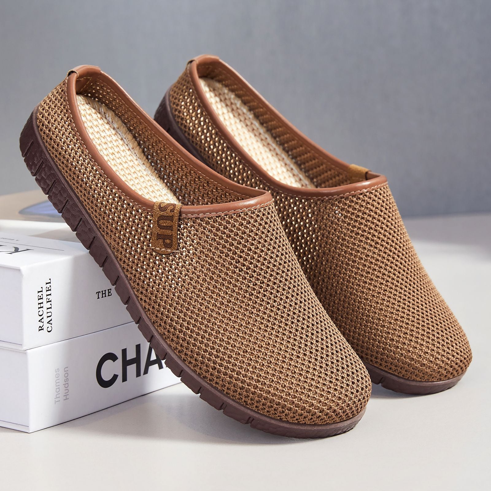 Women's slippers for summer, breathable casual shoes for outdoor wear, shallow toe cap, fly woven hollow out women's shoes, one foot, half drag