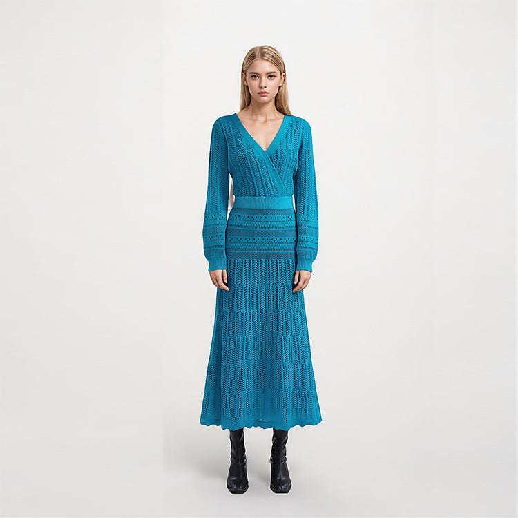 ALEXIS long knit dress with V-neckline, long sleeves, low-cut and high-quality hollow