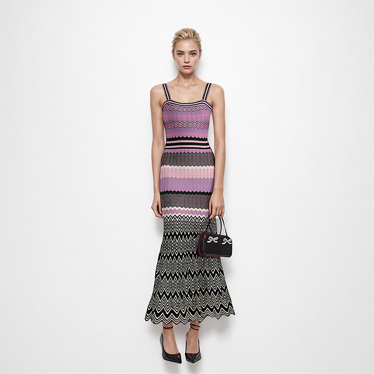 Elegant midi dress in knit fabric with wavy stripes, sleeveless, square neckline, and high-quality strapless design