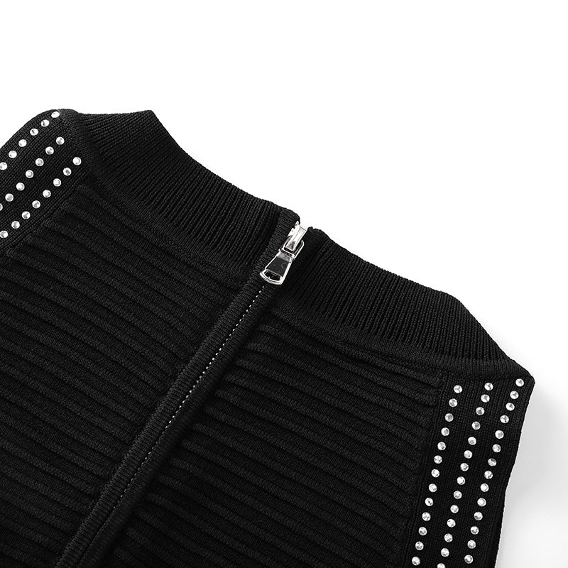 Elegant short-sleeved dress with round neckline and studded embroidery, high quality