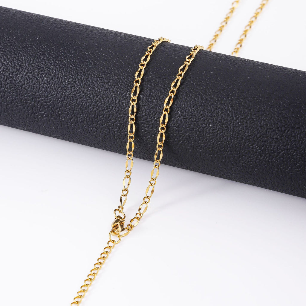 Stainless steel lip chain necklace, women's fashionable collarbone chain DIY accessory with chain plating 18k gold titanium steel necklace