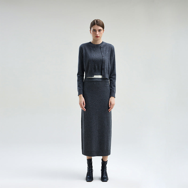 Stylish gray cardigan with round neckline, long sleeves made of cashmere wool with high-quality simple buttons