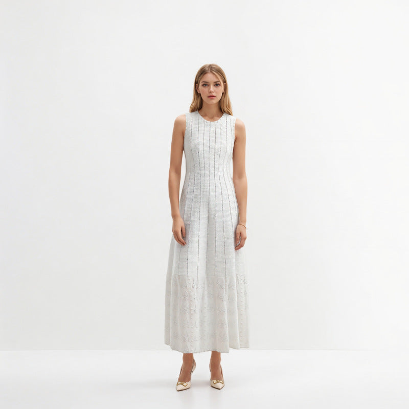 High-quality cotton knit dress with round neckline, sleeveless, with drawstrings and beads, knee length