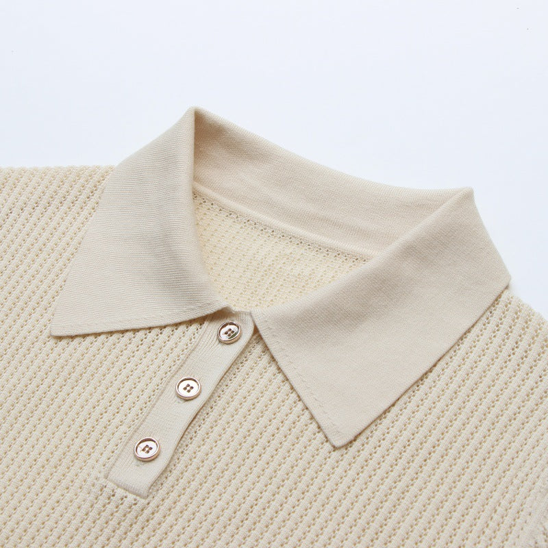 Elegant and sophisticated short-sleeved shirt with polo collar, made from high-quality Tencel