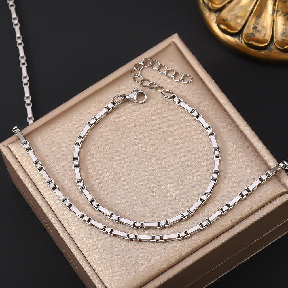 Stainless steel box chain necklace cross-border women's Instagram style fashionable collarbone chain vacuum plated 18K gold titanium steel bracelet