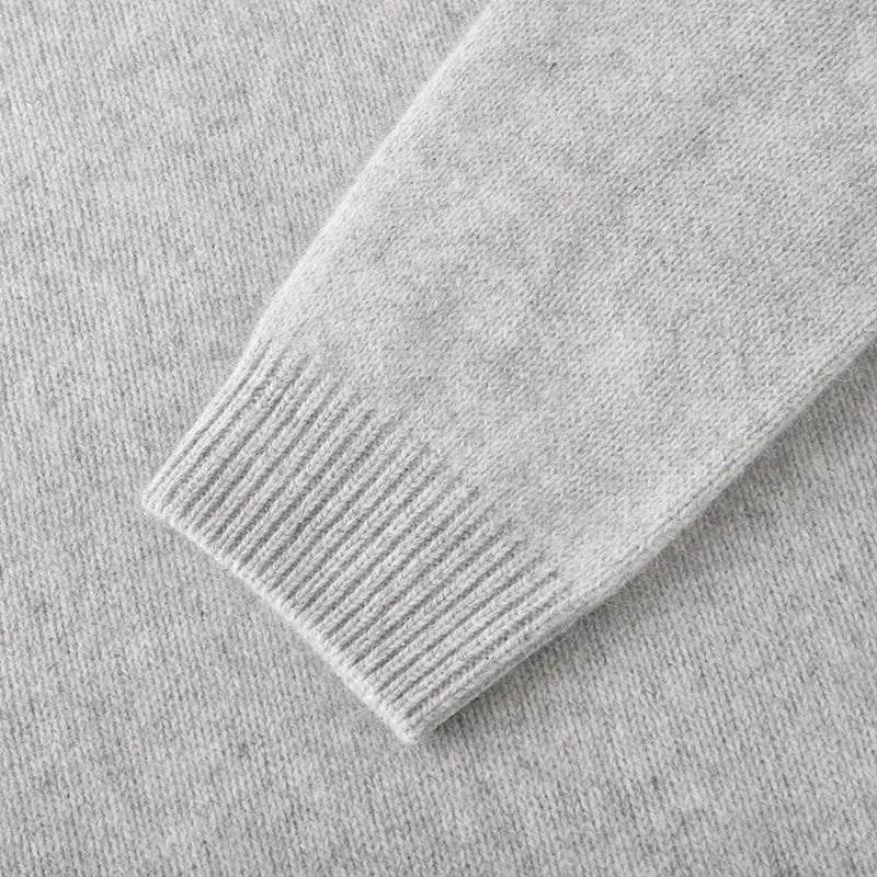 Stylish pullover with oversized round neckline, soft and cozy, made from high-quality wool and raccoon fur