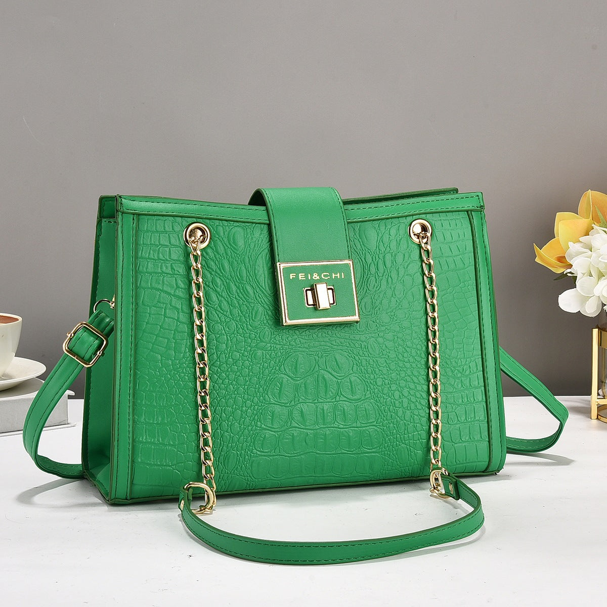 Cross border large bag 2024 new trend, large capacity embossed crocodile pattern single shoulder handbag, simple tote bag for women