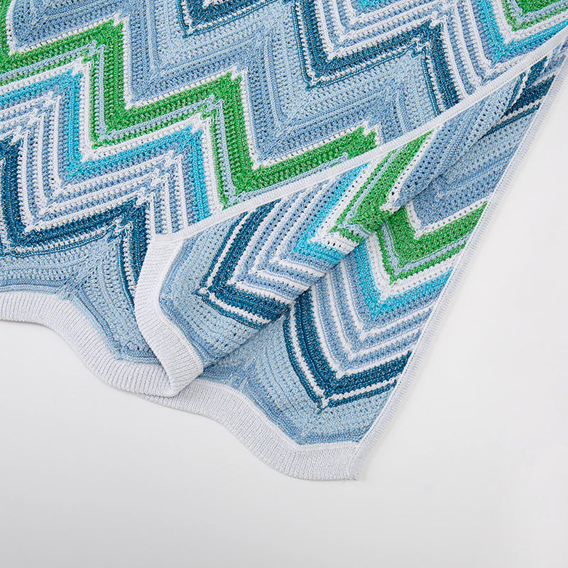 Elegant midi knit dress with round neckline and short sleeves, featuring wavy stripes, high quality