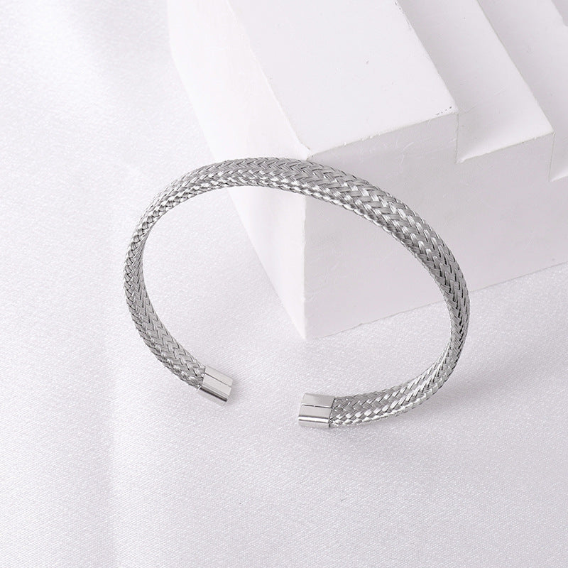 Cross border fashion stainless steel braided bracelet with high-end feel, no fading, versatile and open mouth jewelry wholesale