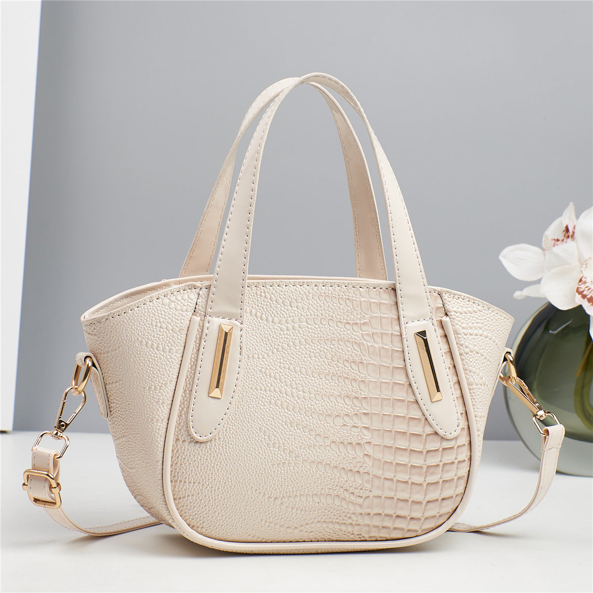 Cross border trendy vegetable basket big bag 2025 new texture shiny leather embossed large capacity single shoulder stylish handbag