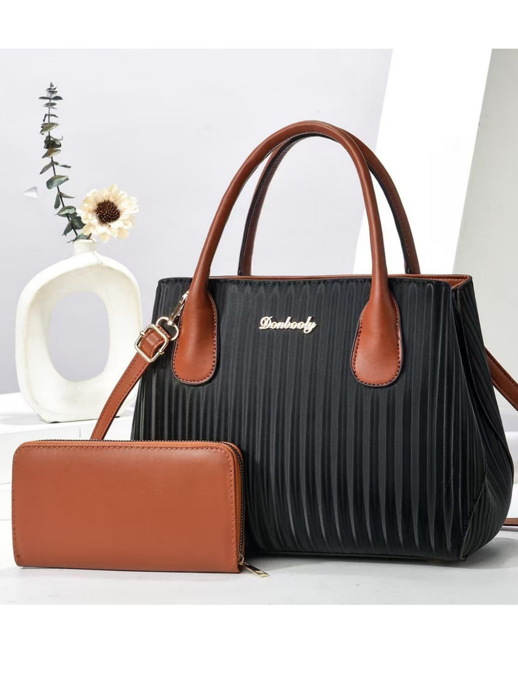 2025 new trendy and stylish large capacity contrasting color middle-aged mother bag, light luxury single shoulder crossbody mother bag, one piece hair replacement