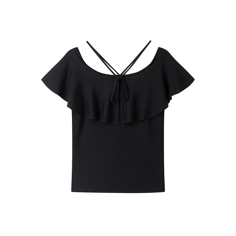 High-quality knit blouse with halter neckline and ruffles