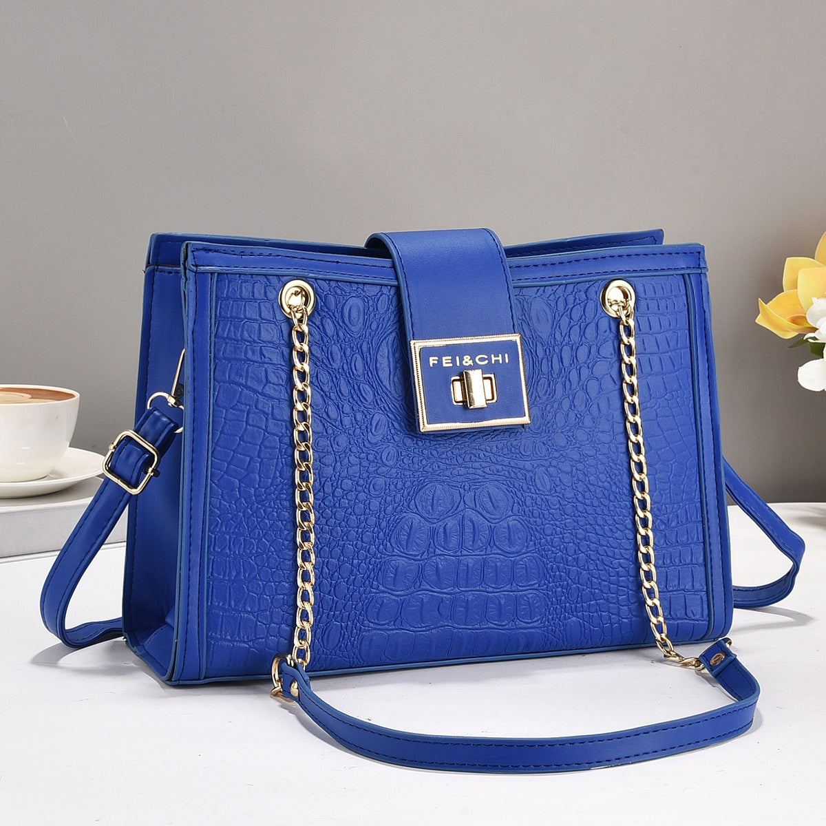 Cross border large bag 2024 new trend, large capacity embossed crocodile pattern single shoulder handbag, simple tote bag for women