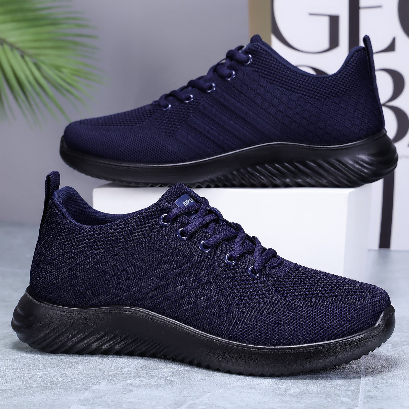 Men's shoes, casual sports shoes, autumn new items, soft soled breathable work shoes, mesh running shoes, trendy shoes, versatile board shoes for men